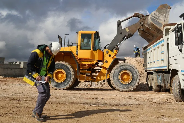 Starting a Project to Remove Rubble in the Al-Bab Area in Eastern Aleppo
